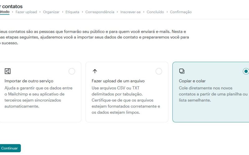 3) O Mailchimp oferece a importação de contatos por 3 formas distintas. Nesse caso, vamos escolher a terceira opção (explicação abaixo).